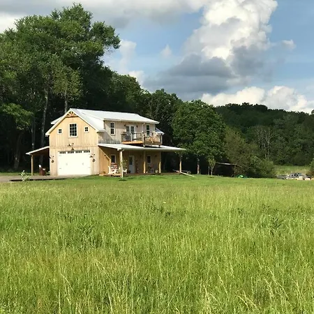 Barndominium With Lake View, Close To Nashville!